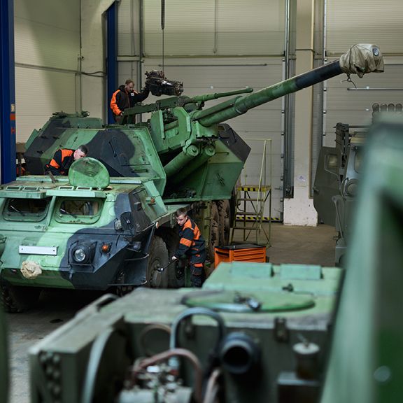 STV GROUP concluded a contract with the Ministry of Defence for repairs of DANA howitzers